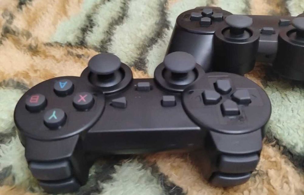 Продам игровую приставку