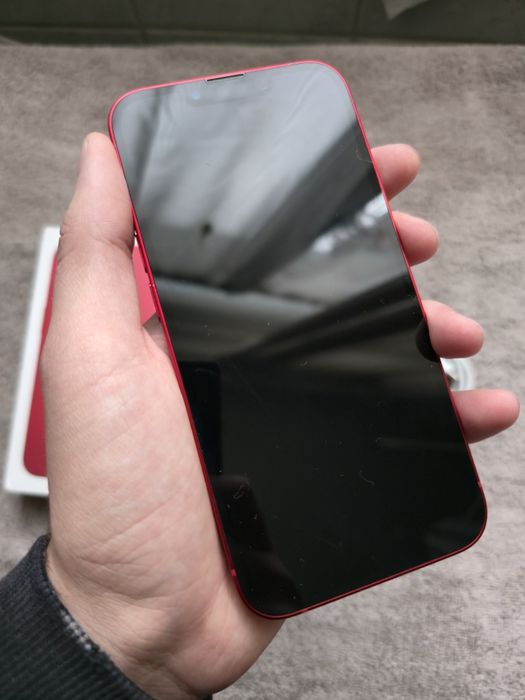 Iphone 13 81% baterie 9/10
