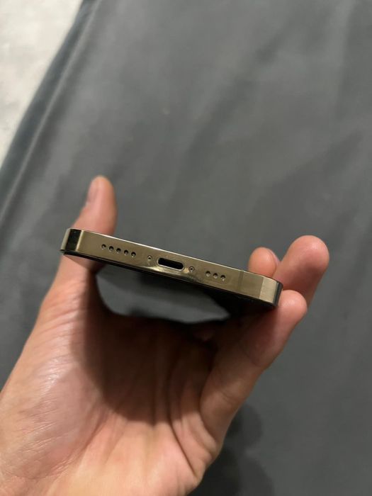 Продам iphone 13pro 256gb