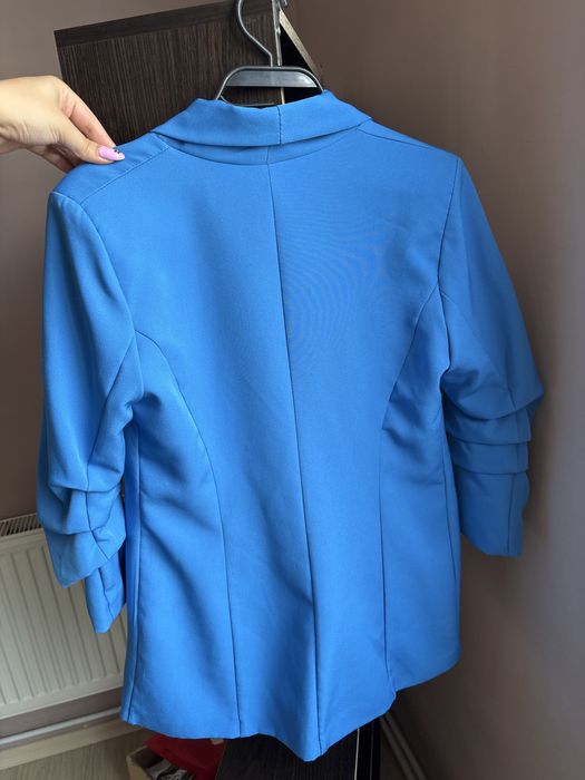 Дамско синьо сако