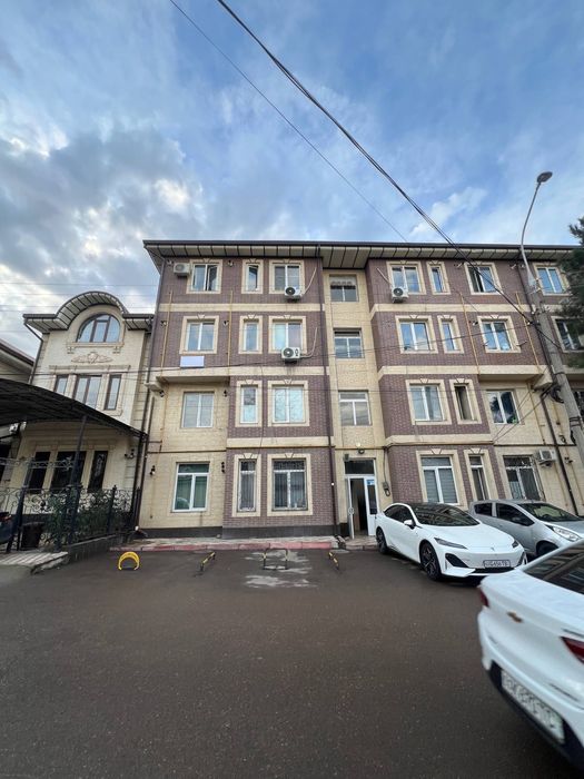 1 xonali uy sotiladi