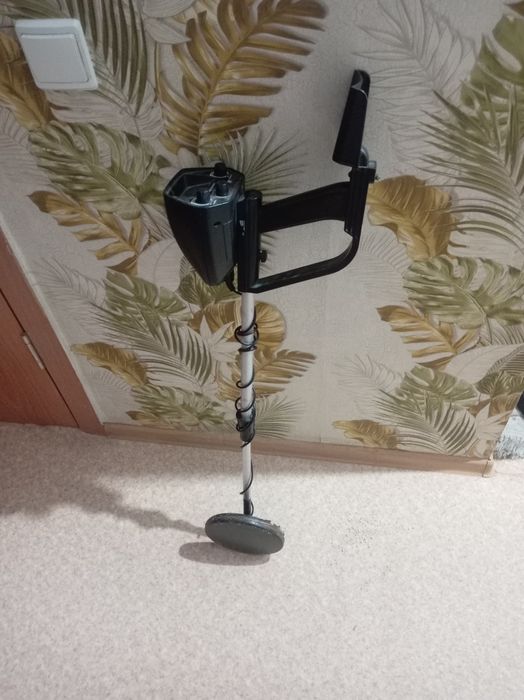 Продам Металлоискатель