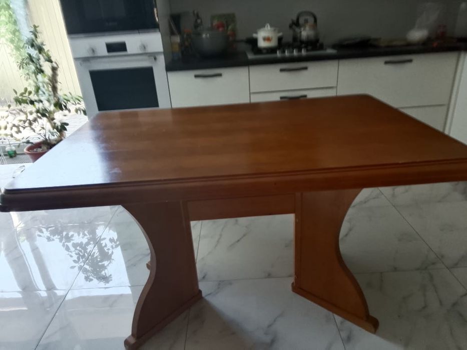 Стол и стулья комплект