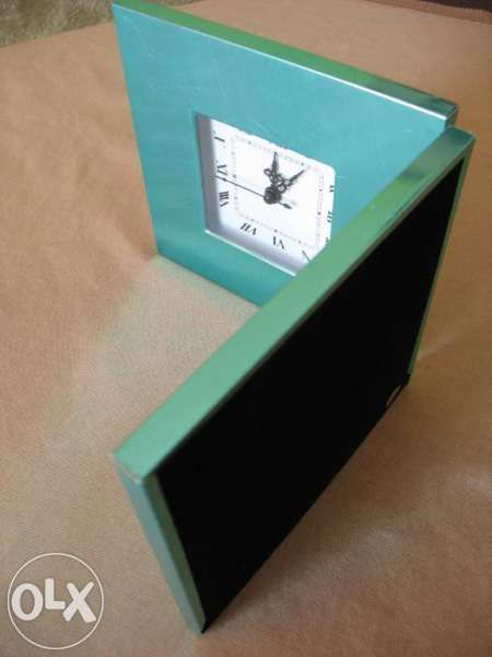 Нов Кварцов Часовник - дизайнерски- сувенирен