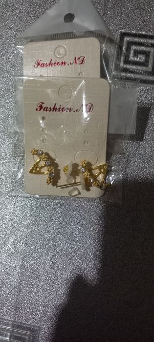 Продам новые серьги.