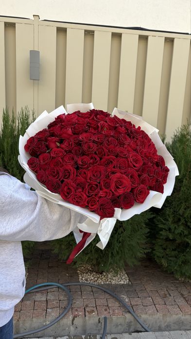 Цветы свежие прдаются