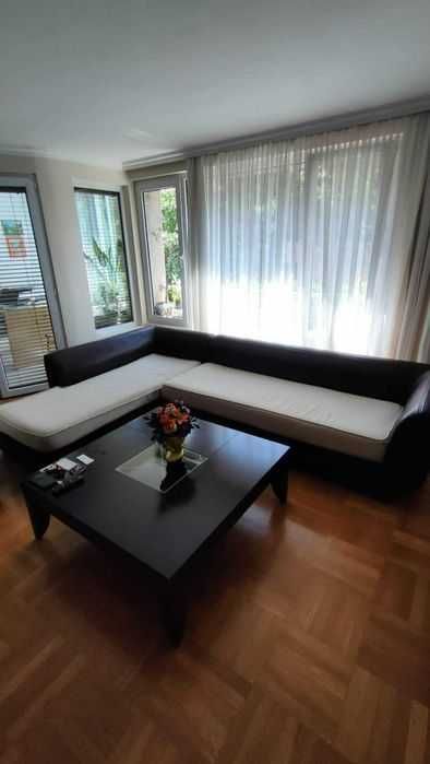 Продавам голям ъглов диван