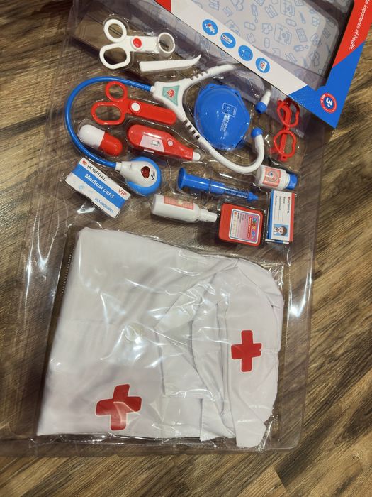 Голям Докторски Комплект със Униформа 3/6г.