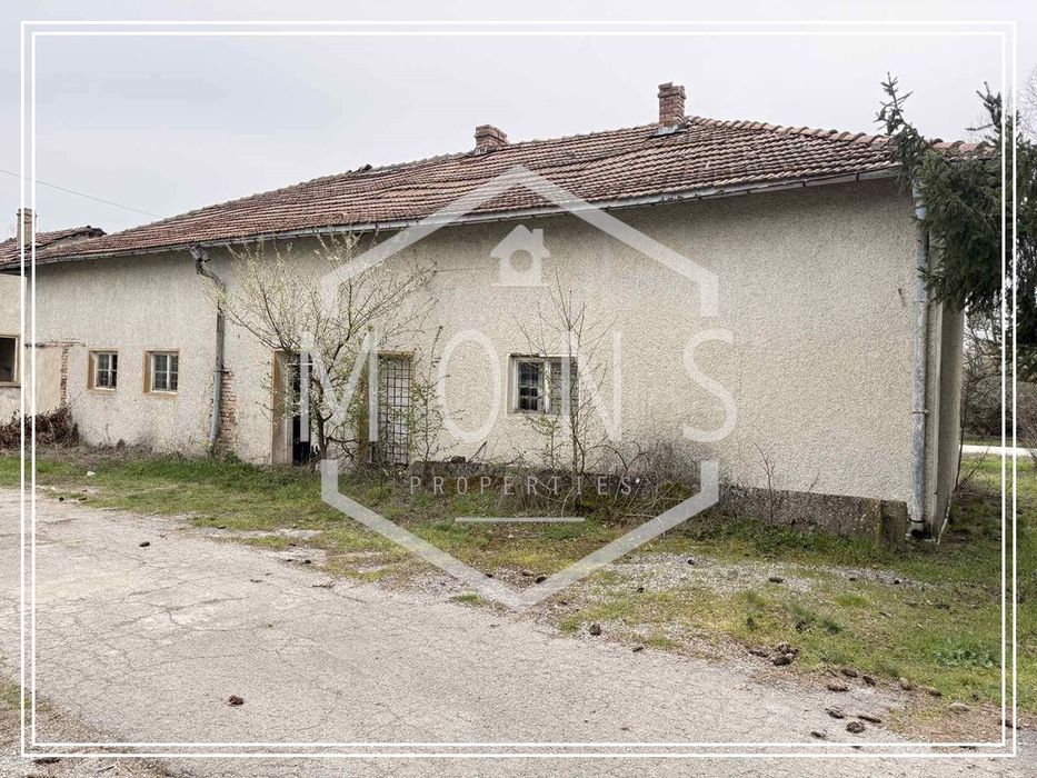 Парцел в Търговище, област-с.Ястребино площ 1179 цена 22800