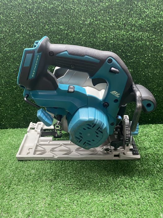 Безчетков ръчен циркуляр Makita DHS680