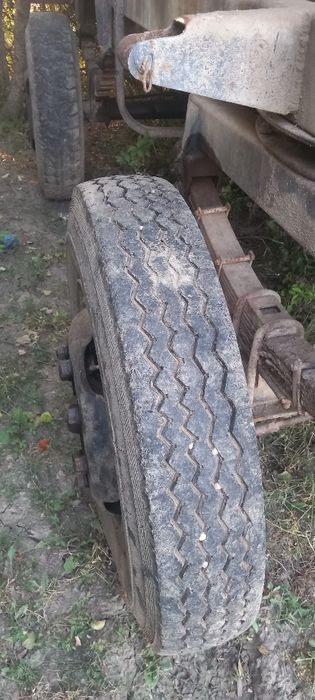 vând anvelope  r48, 14,9r28, 8,25r15 trailer și un 13,6r28 nou