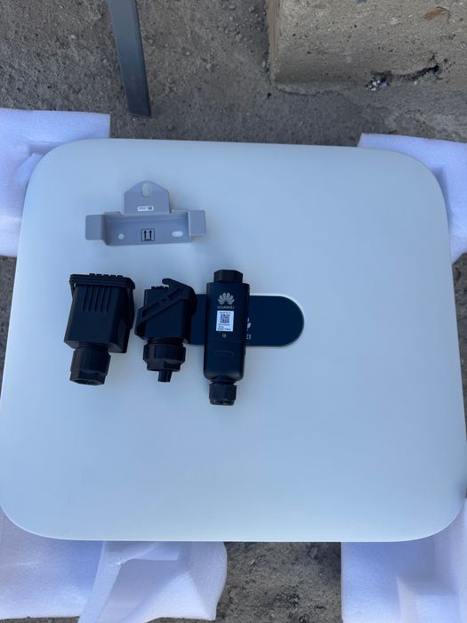 Invertor Hibrid Huawei 10kW  trifazat