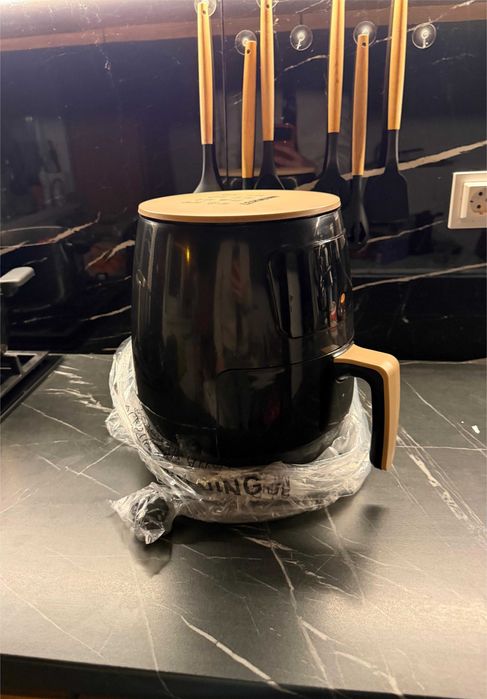 Friteuza fara ulei cu aer cald, functie de coacere, 3000W, 6L