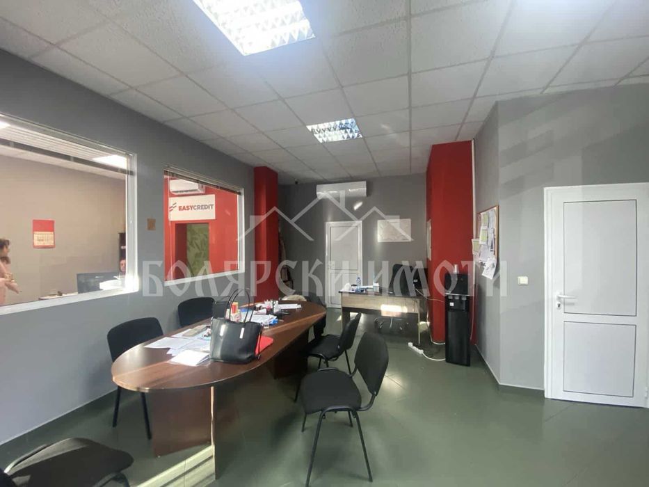 Дава се под наем Офис в Велико Търново, Център - 120 кв.м за 1355 € - Снимка #1