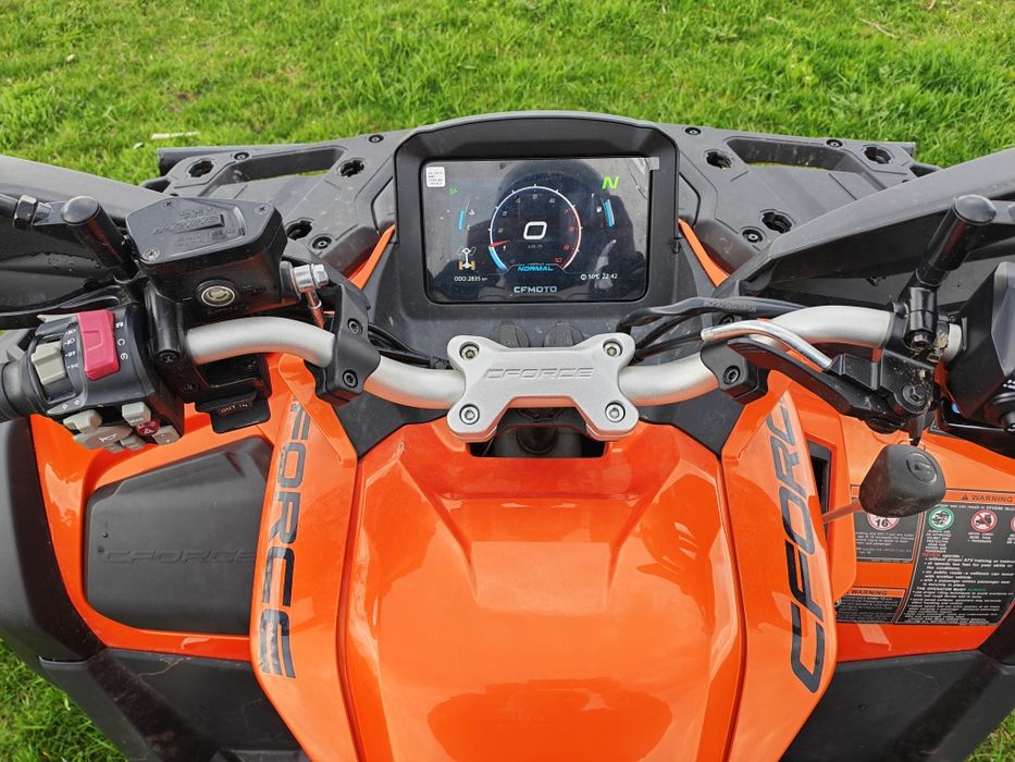 Cf moto x10 ca și nou