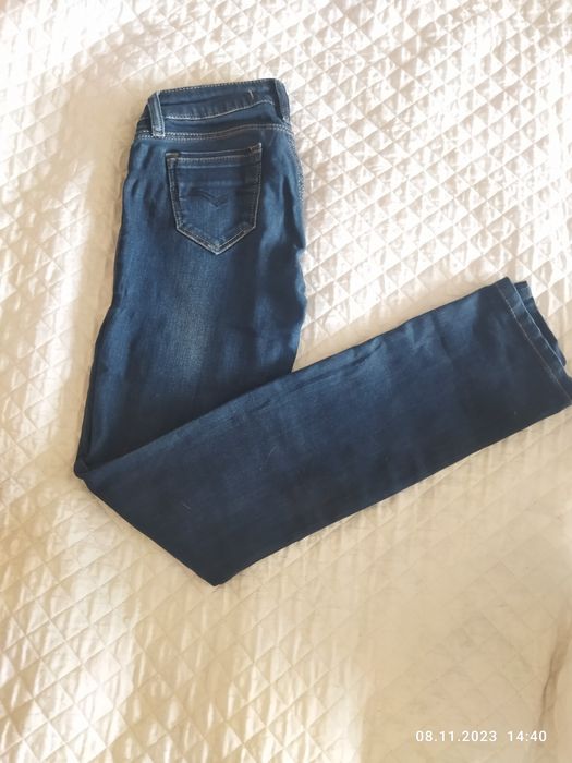 Джинсы для девочки 12 -13 лет