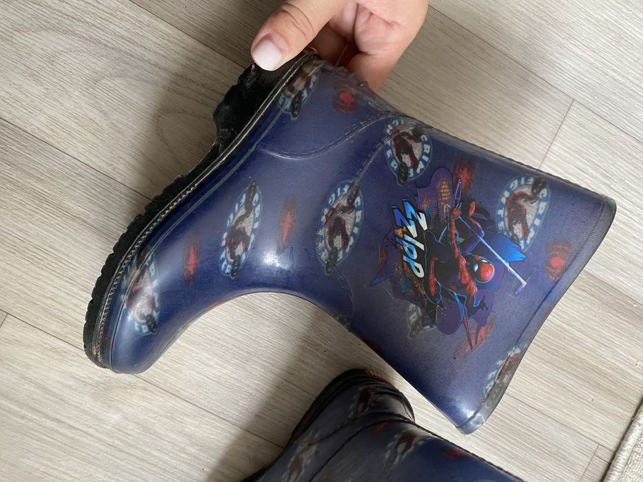 Продам детские резиновые сапоги