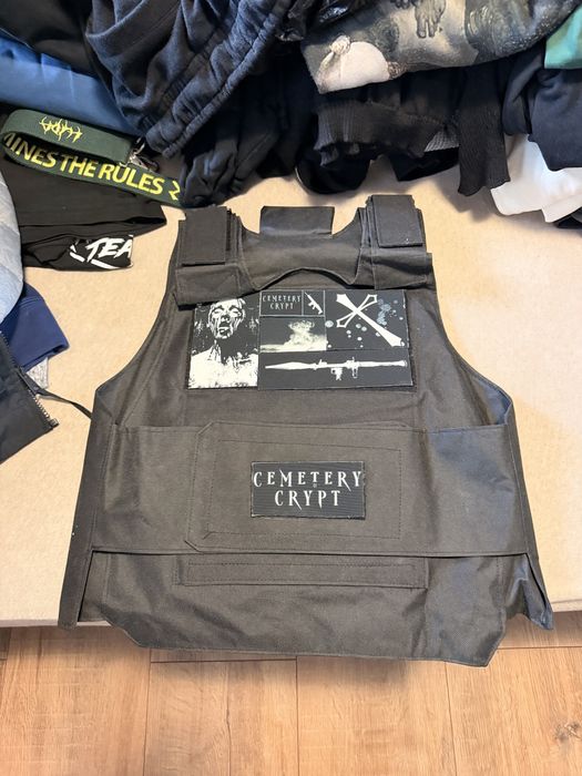 Жилетка Cemetery Cript