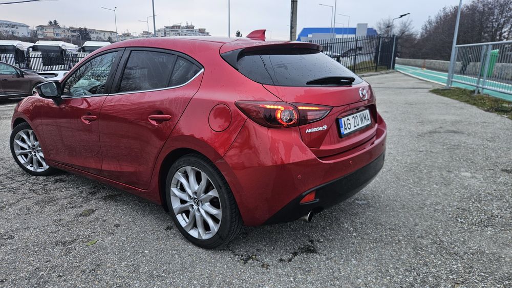 Vând mazda 3 2.2 diesel