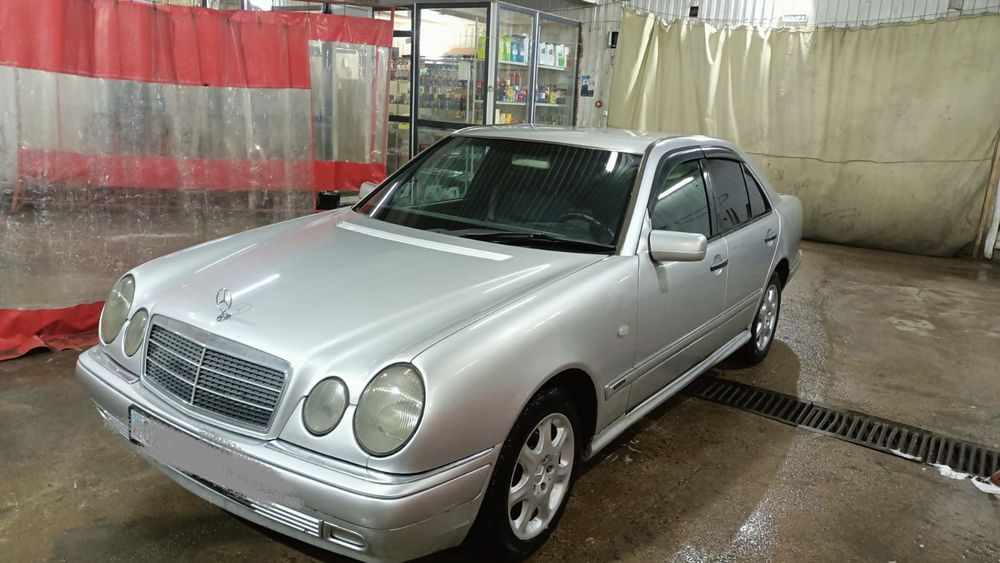 Продам Мерседес Е 210