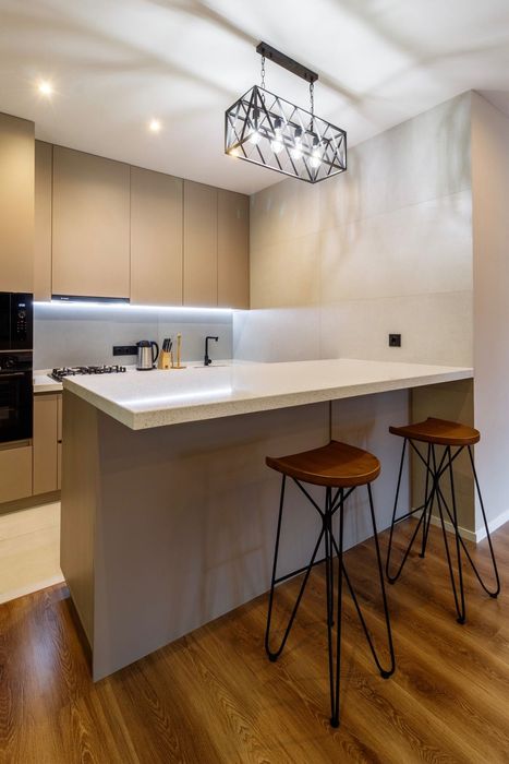 СВОЯ Срочно продается 3х ком кв. Центр Ц4, 3/3/4.  Ор-р Алайский базар