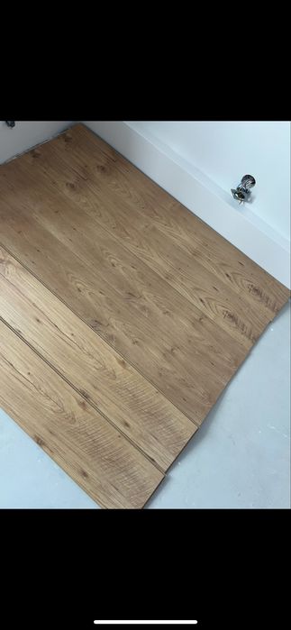 Parchet laminat de ft buna calitate 14,4 m2 (1cm grosime)