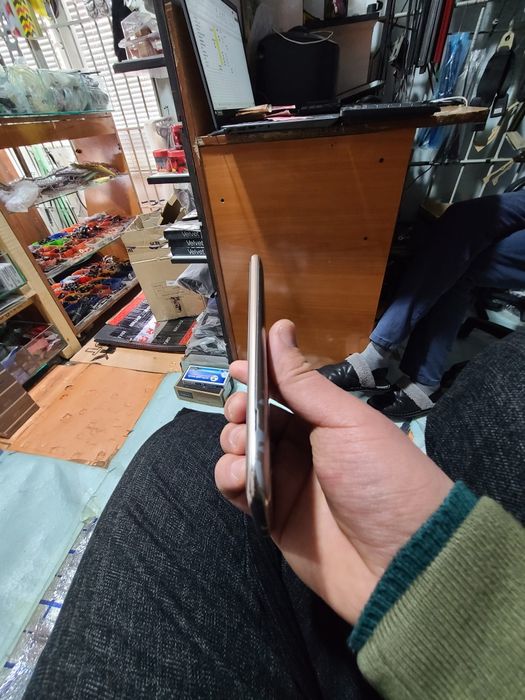 LG x 400 xolati yaxshi sotiladi