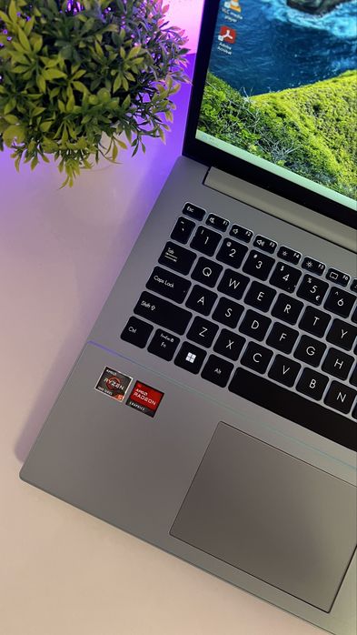 Laptop Asus Vivobook GO 15 AMD Ryzen 5 7520U 4,3 GHZ  15,6 INCH
