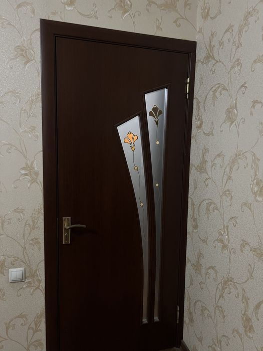 Eshiklar sotiladi 3 ta bor