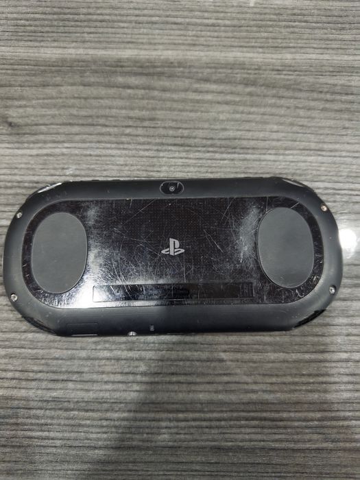 Продаю прошитую PS Vita!!!