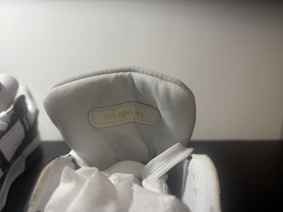 Papuci Louis Vuitton trainers