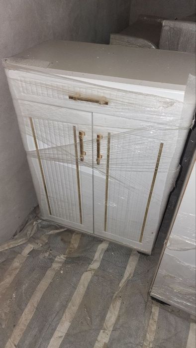 Mebelni obuv polkalar