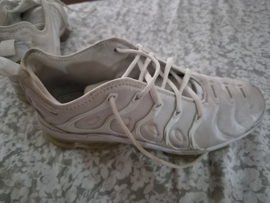 Продавам маратонки Nike Vapor Max Plus.