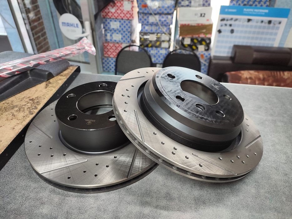 Диски тормозные BMW X5 E53 перед