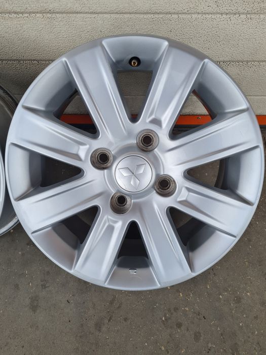 Оригинални джанти за МИТСУБИШИ MITSUBISHI R15 4x114.3 ET46 6J