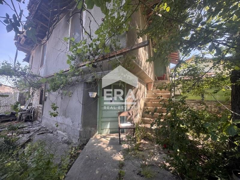 ЕКСКЛУЗИВНО! ЕРА Дръстър предлага за продажба 1/2 къща в непосредствен