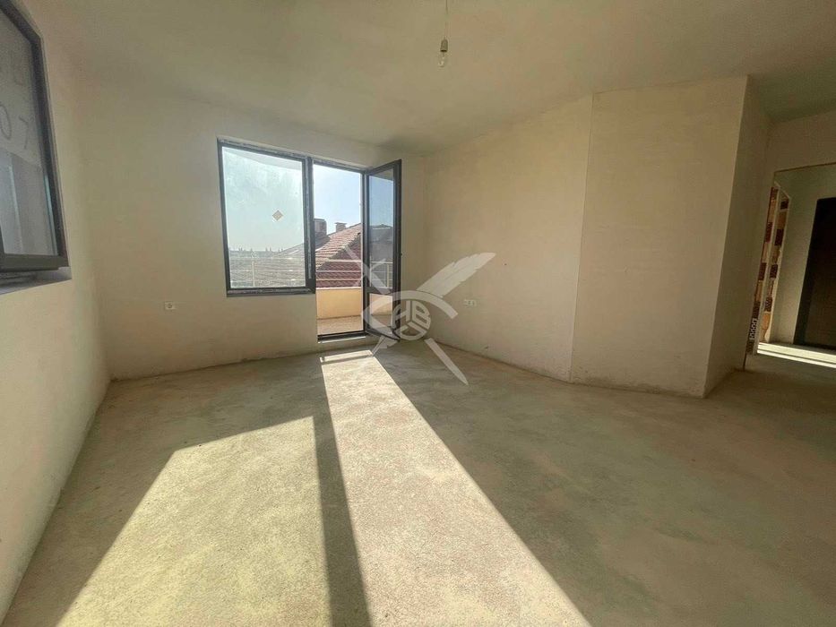 Тристаен апартамент в Айтос 63494