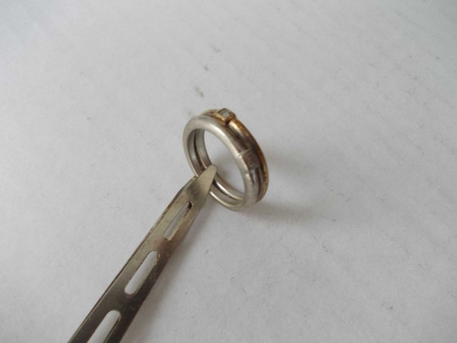 Inel vechi din argint cu 2 pietre