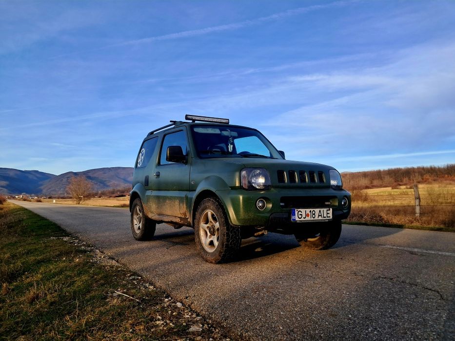 Vând suzuki jimny