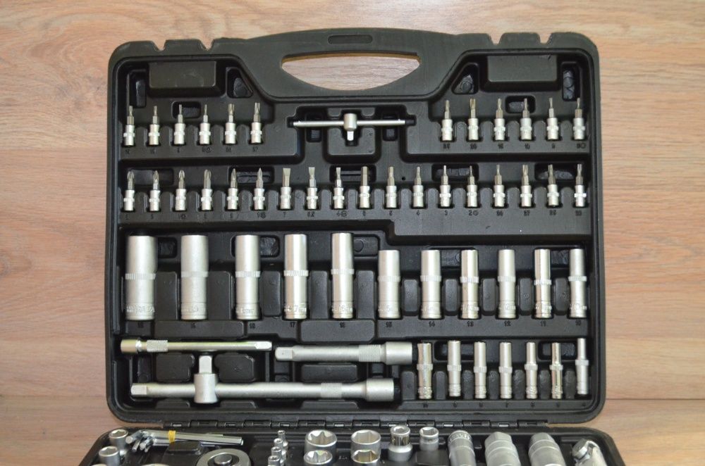 Набор ключей и инструментов Partner 172пр