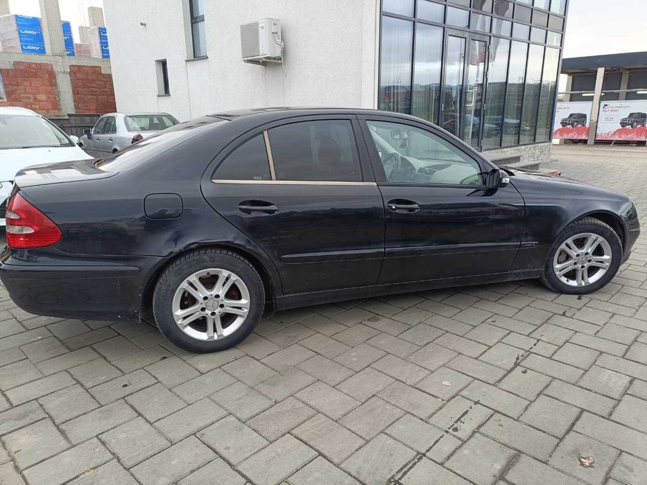 Mercedes / E220 / CDI an 2003Manuala
