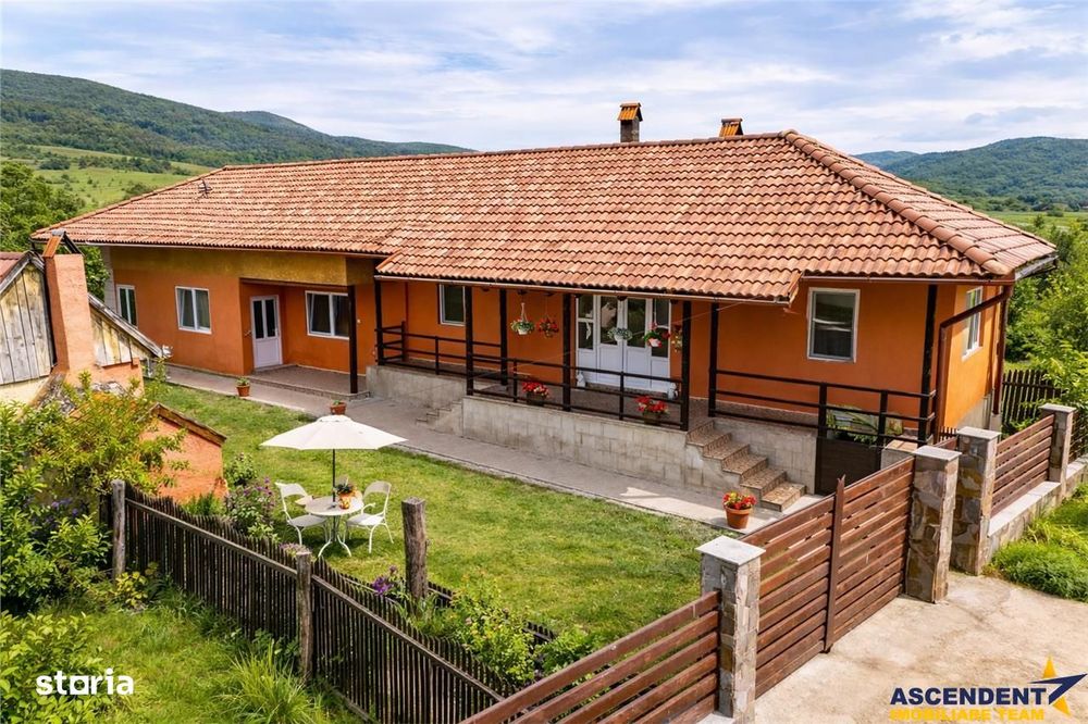 1.200mp teren si casa cu gradina inflorata, aproape de Targu Secuiesc: - Vedere 3