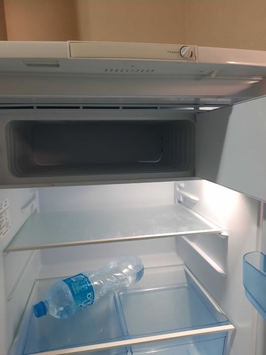 Офисный холодильник