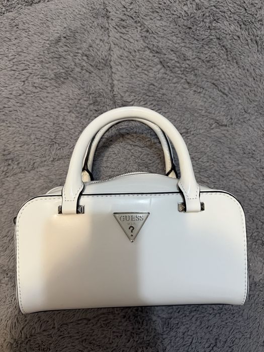 Дамска чанта Guess
