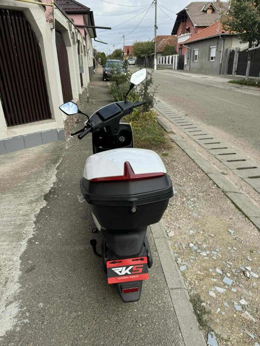 Scuter electric rks