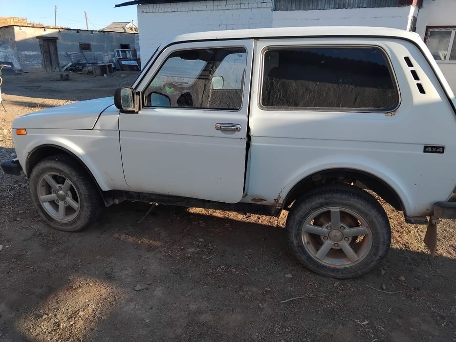 Продаю ниву 2010года