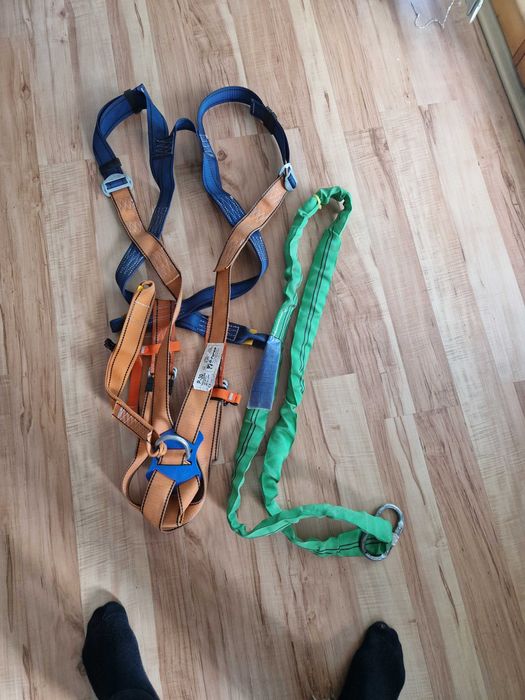 Раменно бедрена сбруя, предпазен колан за височинна работа за алпинист