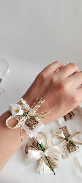 Шаферски гривни, сватбени бутониери