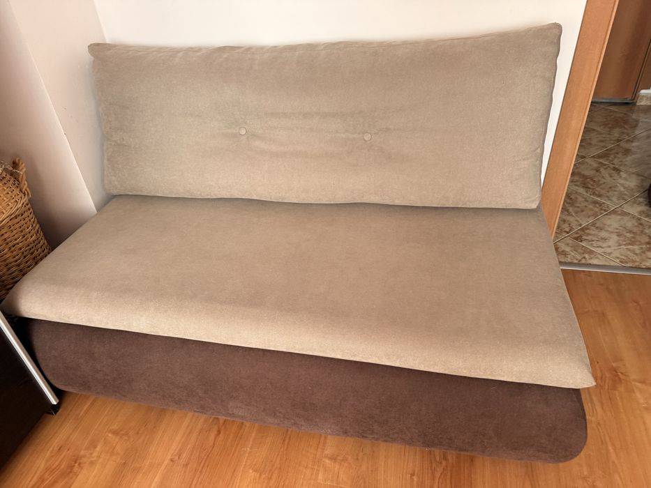 Разтегатегателен диван