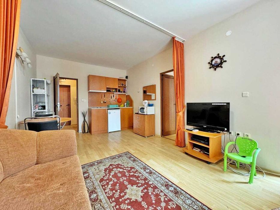 Продава се Двустаен апартамент в к.к. Слънчев бряг - 61 кв.м за 950 €/кв.м - Снимка #1